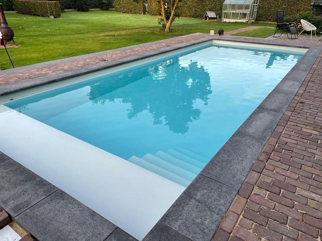 Qteq HDPE zwembad in tuin